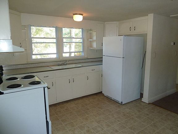 3rd image of 3641 Sharpley Ave