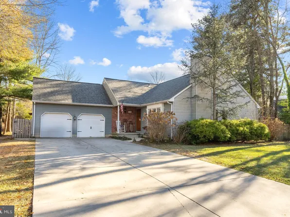 74 Pequot Trl, Medford Lakes, NJ 08055