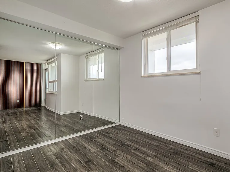 1350 York Mills Rd #1802 — Photo 9