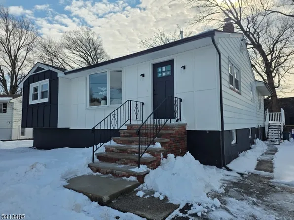 351 Woodcrest Pl, Saddle Brook, NJ 07663