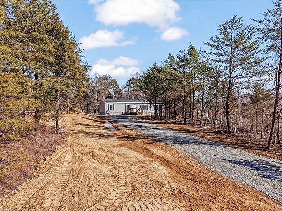 3rd image of 220 Old Thomasville Rd