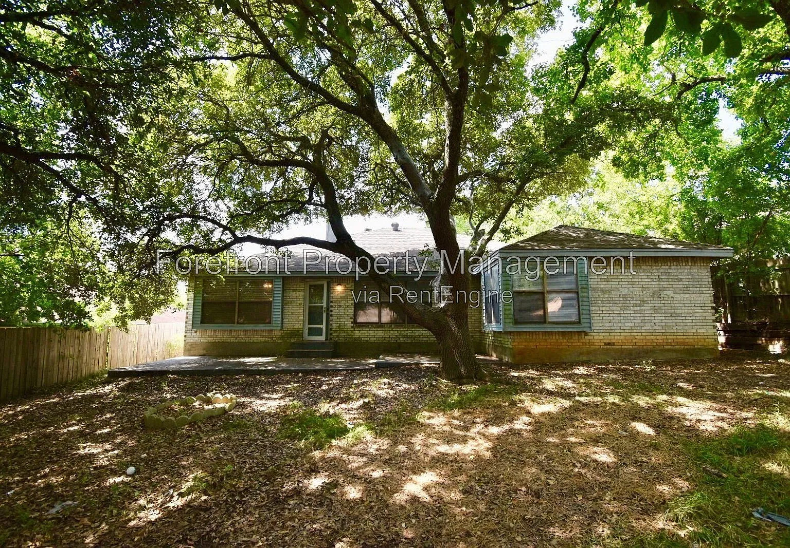 4 bed, 2.0 bath, 2029 sqft, $1,525 — Photo 4
