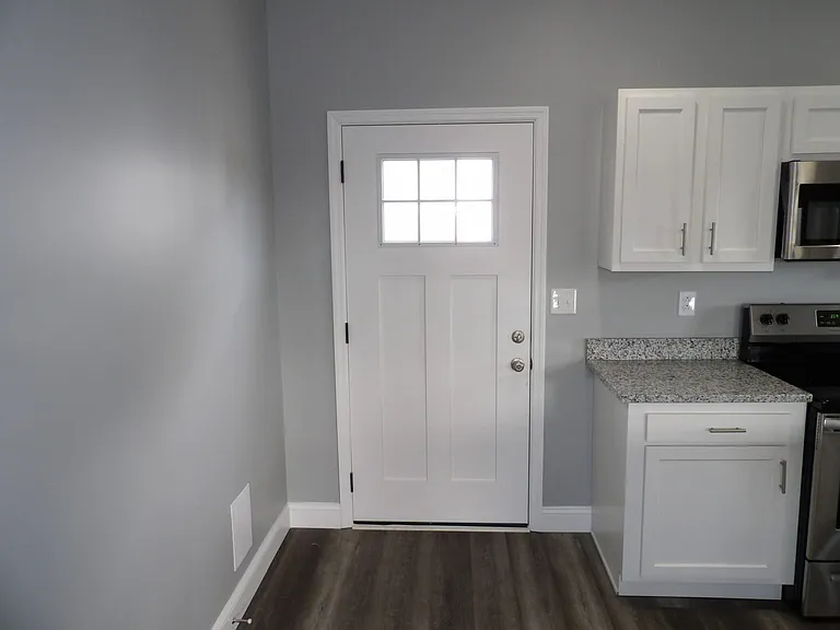 240 E Court St — Photo 41