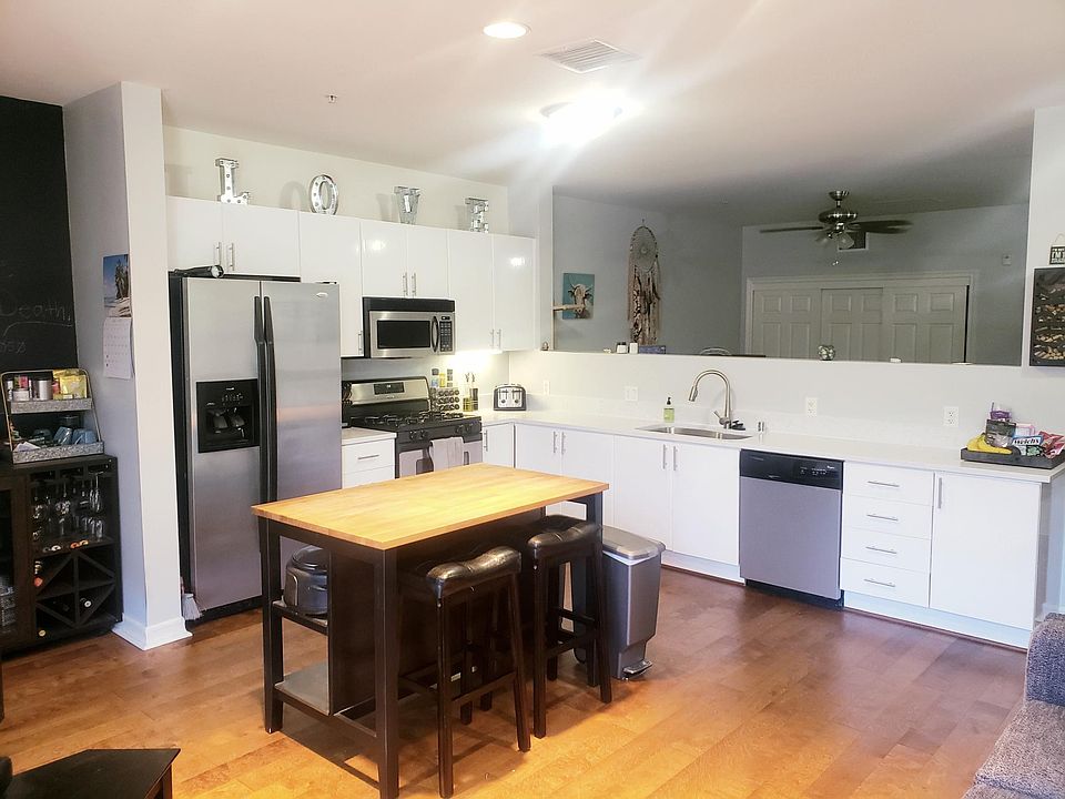1st image of 1465 C St Unit 3512