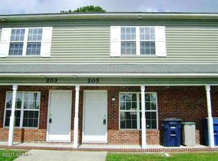203 Palace Cir, Jacksonville, NC 28546