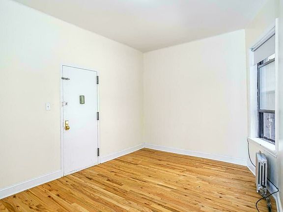 2nd image of 470 W 165th St APT 4