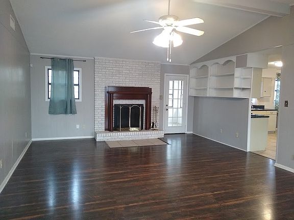 3rd image of 3129 Parkwood Dr