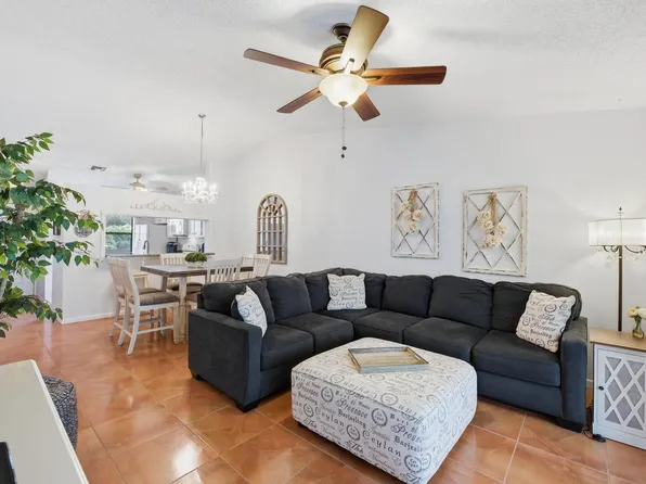 4542 Lucerne Lakes Boulevard E #206, Lake Worth, FL 33467