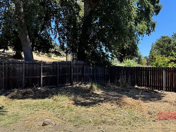 4th image of 3045 Argonaut Ave