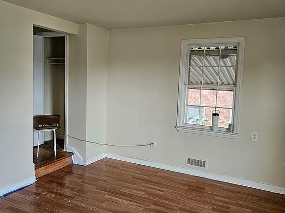 4th image of 5020 Mineola Rd