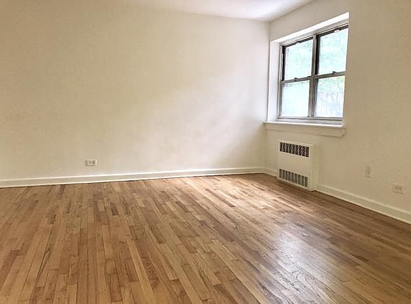 2nd image of 13524 Hoover Ave APT 3E