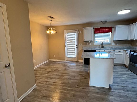 2nd image of 129 Oak Valley Cir