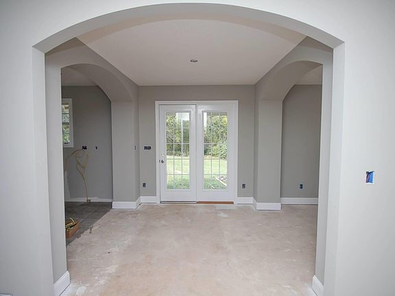 2nd image of 134 Robin Dr