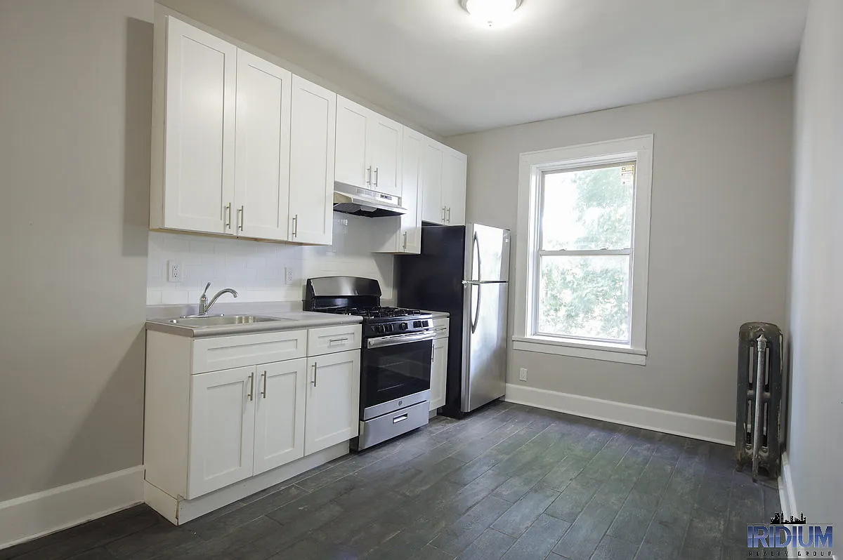 1 bed, 900 sqft, $1,749 — Photo 3