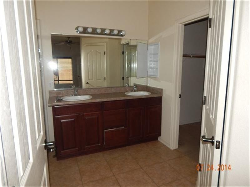 2nd image of 5557 Los Capanos Dr