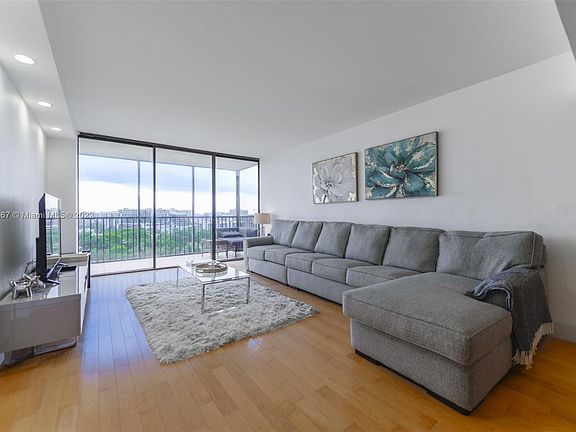 3rd image of 20335 N Country Club Dr #1210