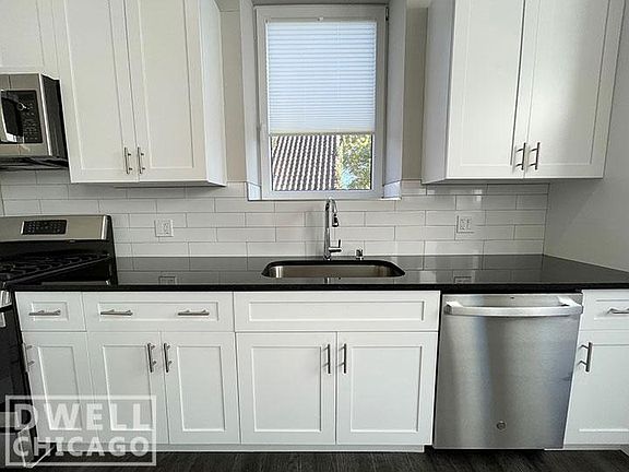 5th image of 1732 W Greenleaf Ave #203