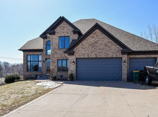 13694 Foxberry Rd, Savage, MN 55378