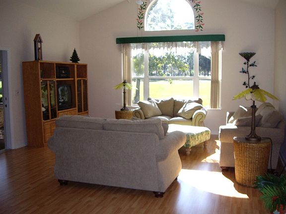 Great Room w/ golfcourse view