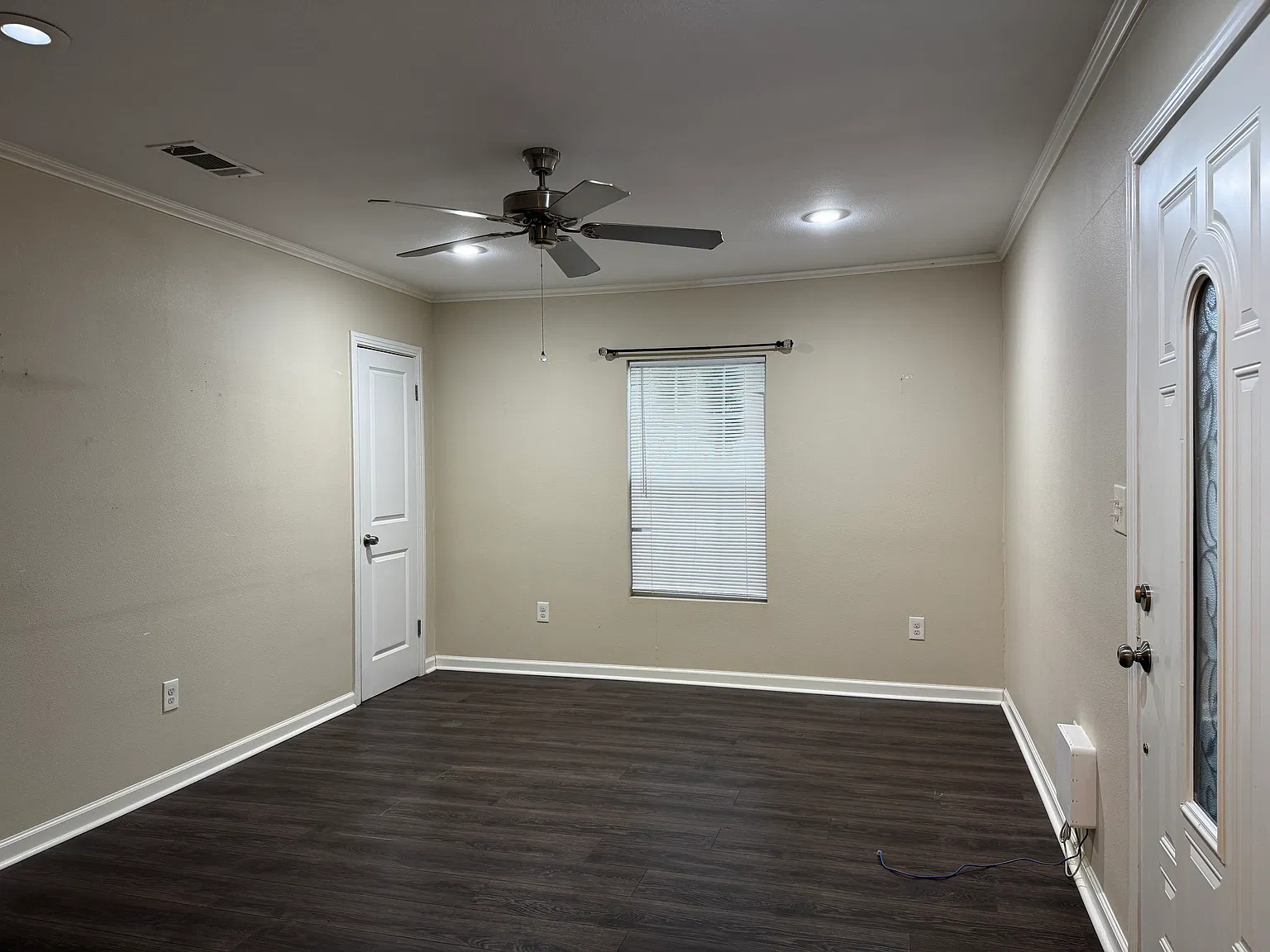3 bed, 2.0 bath, $1,600 — Photo 3