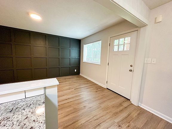 5th image of 210 S Hill Ave #4