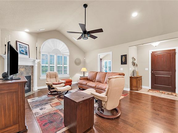 4th image of 1306 SW Naphtali Blvd
