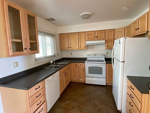 Updated Kitchen .Plenty of storage