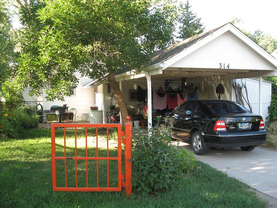 backyard/carport