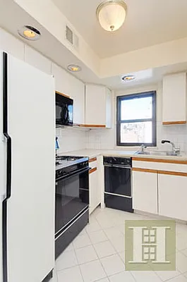 Rented by Halstead Real Estate | media 19