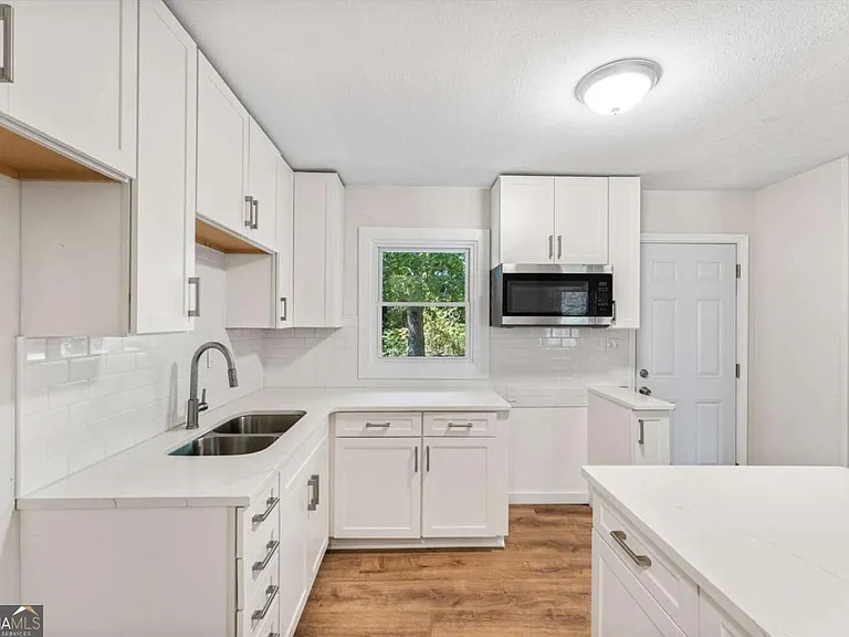 2905 Gresham Rd SE — Photo 10