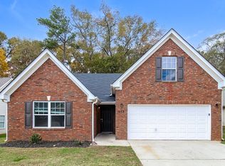 1573 Queen Elizabeth Dr, Locust Grove, GA 30248