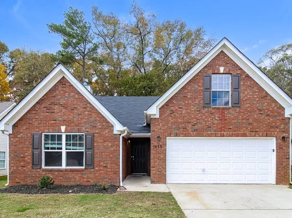 1573 Queen Elizabeth Dr, Locust Grove, GA 30248
