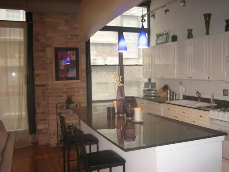 375 W Erie St #321 — Photo 9