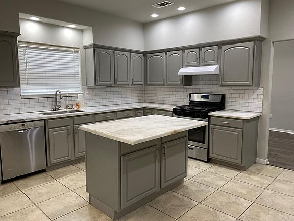3rd image of 22523 Williamschase Dr
