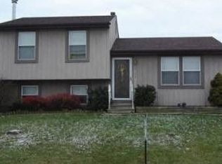 3136 Lantern Dr, Oregon, OH 43616