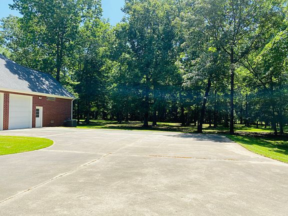 3rd image of 153 Fair Oak Dr