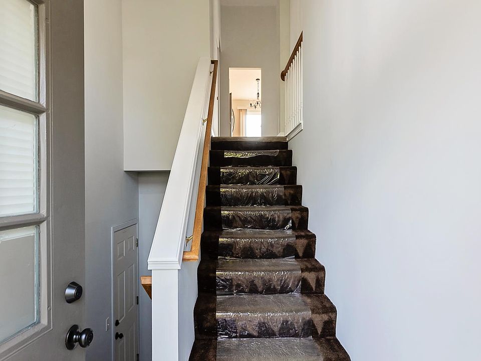 2nd image of 3337 Bromley Ln #3337