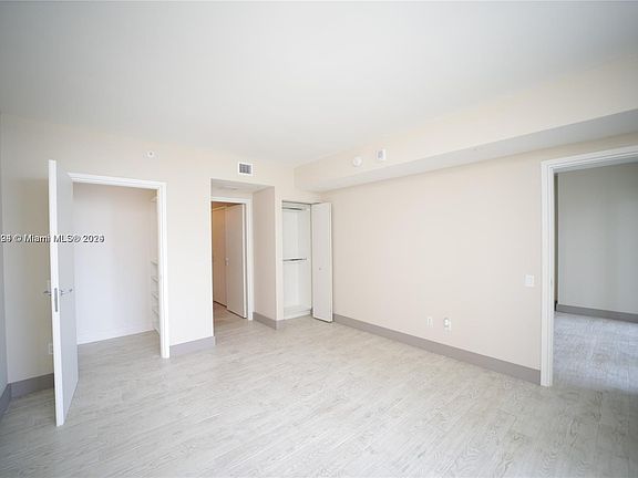 5th image of 1300 Brickell Bay Dr #1011