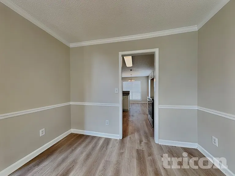130 Kyle Way — Photo 5