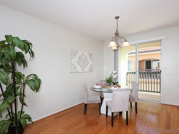 5th image of 966 Camino De La Reina Unit 85