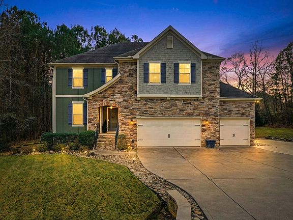 3rd image of 3005 Domaine Dr