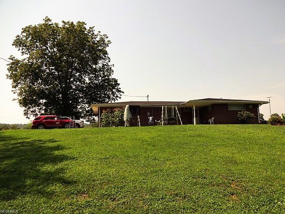 4th image of 16 Brookview Dr