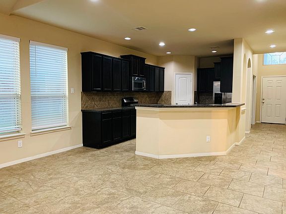 4th image of 2810 Seabold Dr