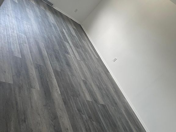 4th image of 210 N 6th St Floor 2
