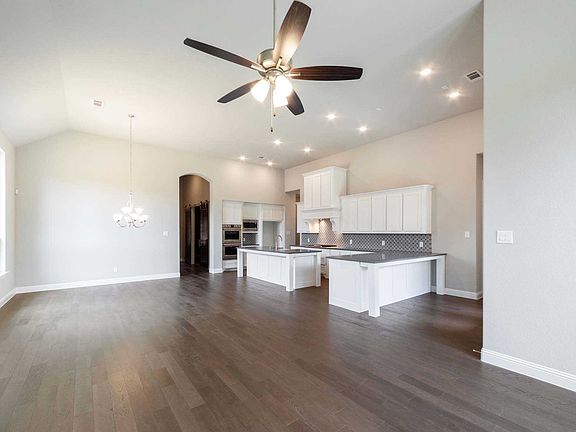 5th image of 9109 Pecan Woods Trl