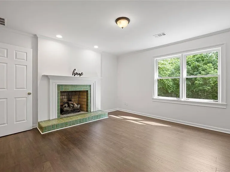 1260 Heards Ferry Rd — Photo 32