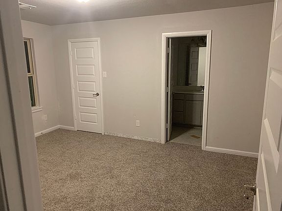 2nd image of 18230 Mountain Arbor Ct