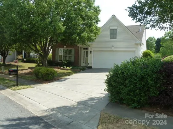 12010 Summerberry Ct, Charlotte, NC 28277
