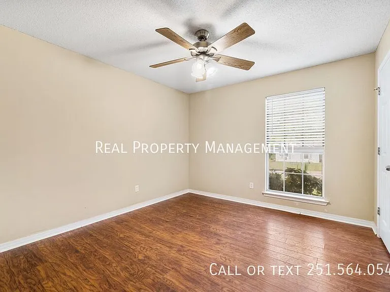 9631 Royal Woods Dr N — Photo 10