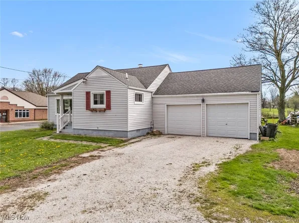 10084 Cleveland Ave NW, Uniontown, OH 44685